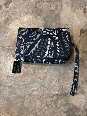 Vera Bradley Lighten-Up RFID 3-in-1 Crossbody in Paisley Noir Pattern